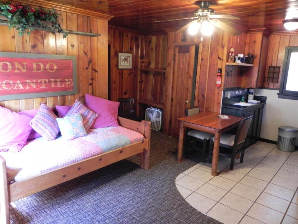 Apache Village Cabins 鲁伊多索 客房 照片